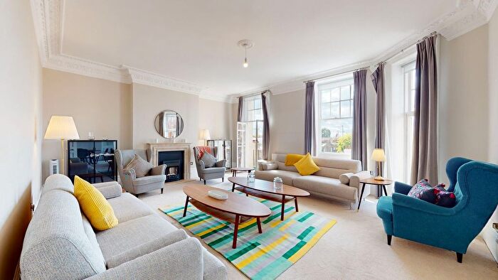 4 Bedroom Flat To Rent In Zetland House, Marloes Road, London, W8