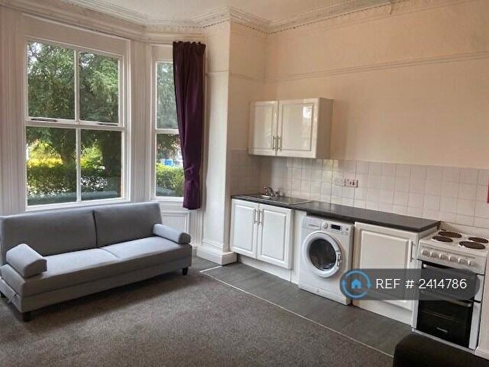 1 Bedroom Flat To Rent In Alexandra Road, Sale, M33