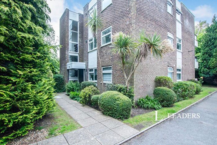 2 Bedroom Flat To Rent In Cavendish Road, Bournemouth, BH1