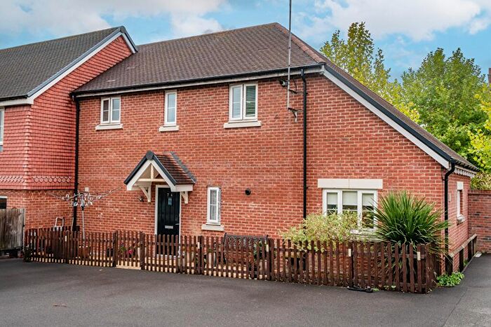 2 Bedroom Ground Maisonette For Sale In Picket Twenty Way, Andover, SP11