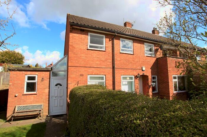2 Bedroom Flat To Rent In Windsor Place, Dawley, Telford, TF4