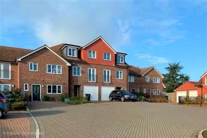 1 Bedroom Flat To Rent In Wickens Close, Crowborough, TN6