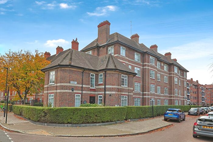 2 Bedroom Flat For Sale In Daryngton House, Hartington Road, London, SW8