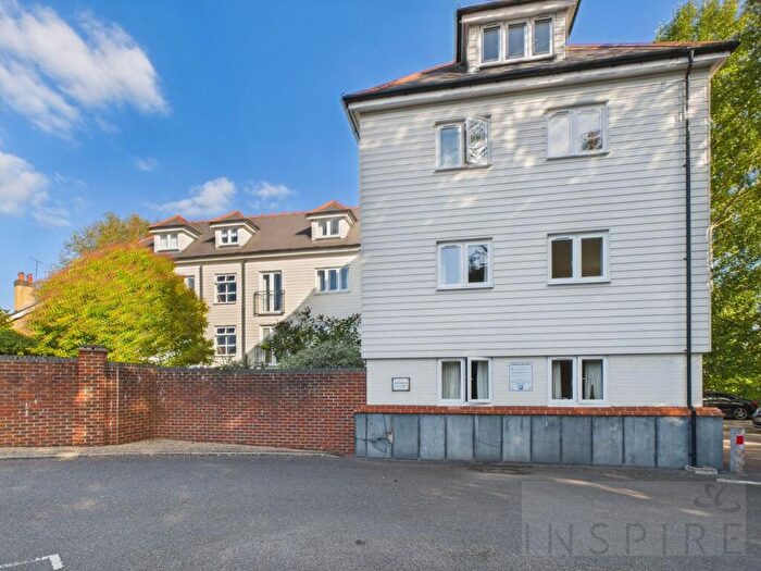 1 Bedroom Flat To Rent In Blackbridge Lane, Horsham, RH12