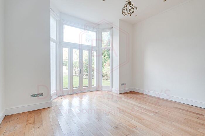 2 Bedroom Flat To Rent In Compayne Gardens, West Hampstead, London, NW6