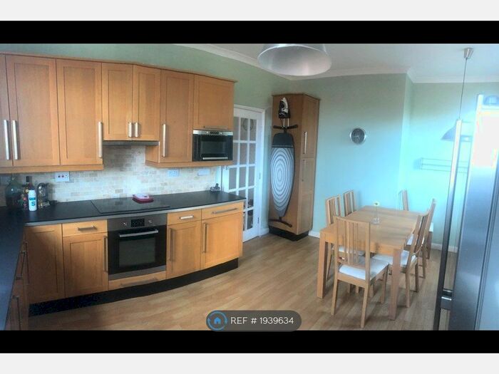 3 Bedroom Flat To Rent In Vicarage Gardens, Bedlington, NE22
