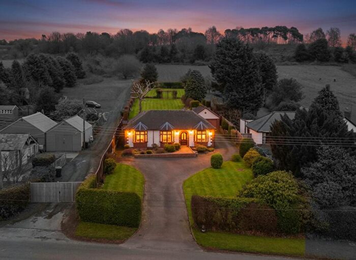 3 Bedroom Detached Bungalow For Sale In Linehouse Lane, Lickey End, B60