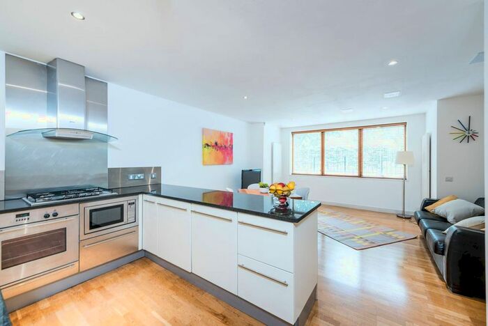 1 Bedroom Flat To Rent In Lawn Lane, Vauxhall, London, SW8