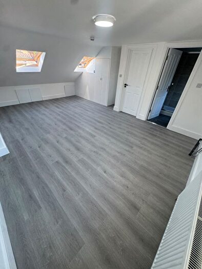5 Bedroom Detached House To Rent In Farley Hill, Luton, LU1