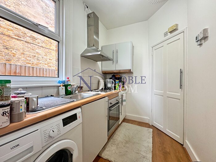 Studio To Rent In Hounslow, TW3