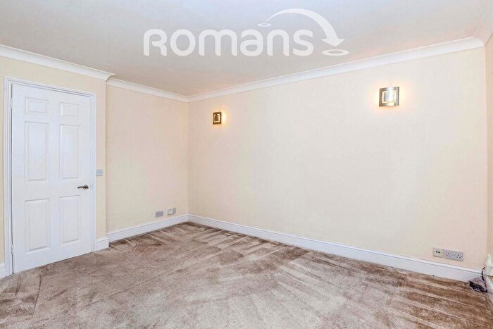 2 Bedroom Flat To Rent In Shepherds Court, Sheepcote Road, Windsor, SL4