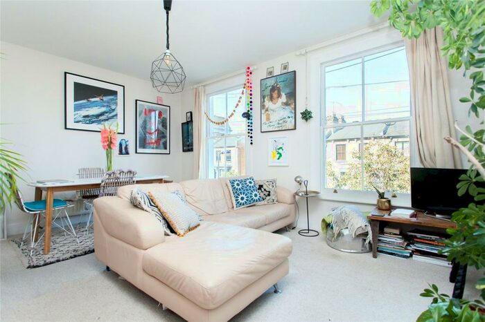 2 Bedroom Maisonette To Rent In Penshurst Road, South Hackney, London, E9