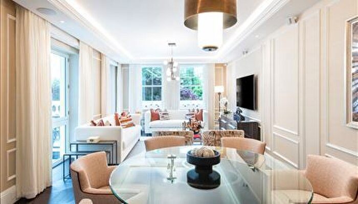 3 Bedroom Flat To Rent In Prince Of Wales Terrace, Kensington, W8