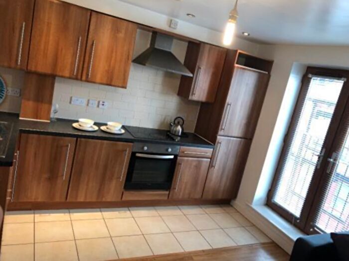 3 Bedroom Apartment To Rent In Hall Road, Leeds, West Yorkshire, LS12