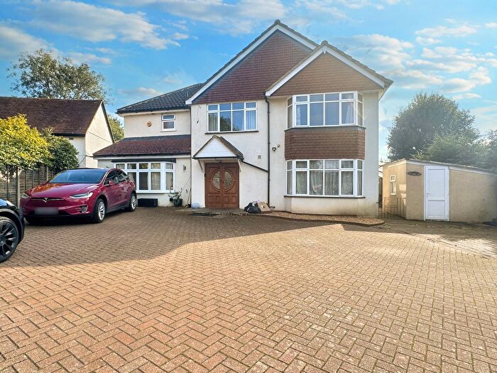 5 Bedroom Detached House To Rent In Harefield Road, Uxbridge, Greater London, UB8