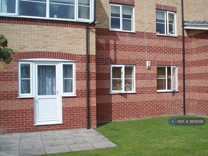 2 Bedroom Flat To Rent In Princes Gate, High Wycombe, HP13