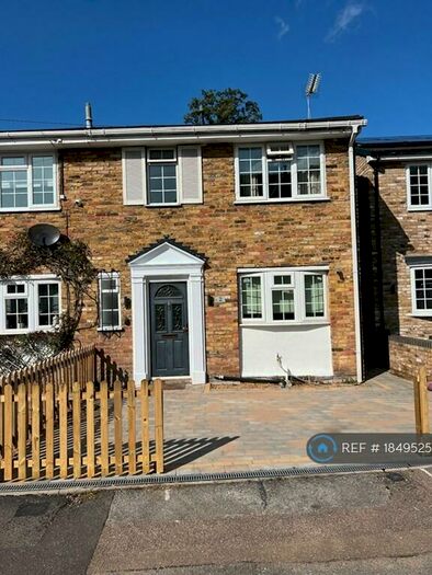 3 Bedroom Terraced House To Rent In Enfield, Enfield, EN2