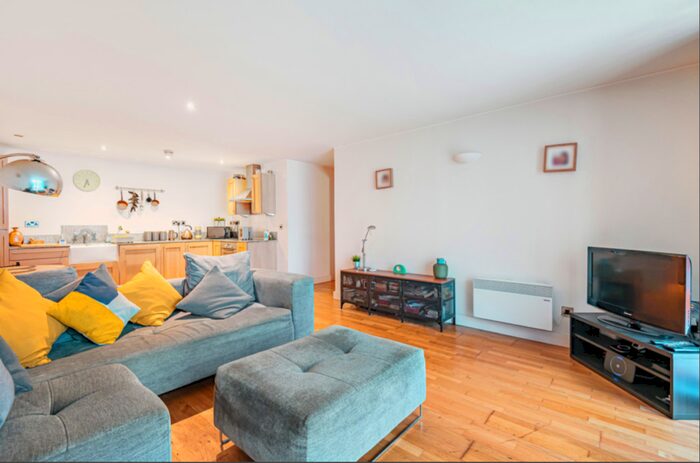 2 Bedroom Apartment To Rent In Advent House, Isaac Way, Manchester, M4