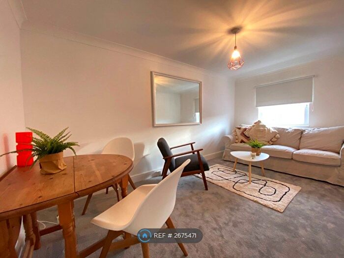 1 Bedroom Flat To Rent In Blythe Road, London, W14