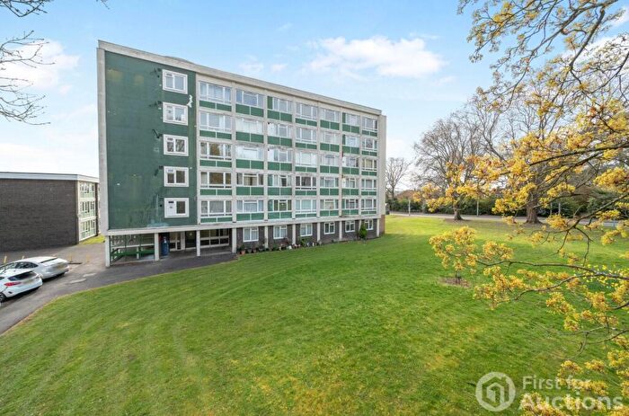 Studio For Sale In Jocks Lane, Bracknell, Berkshire, RG42