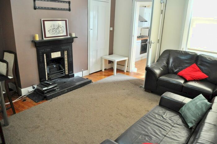 3 Bedroom Flat To Rent In Shortridge Terrace, Jesmond, Newcastle Upon Tyne NE2