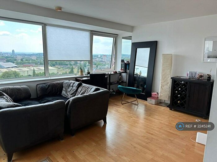 2 Bedroom Flat To Rent In Aragon Tower, London, SE8
