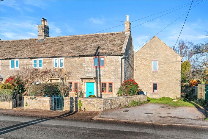 4 Bedroom Semi Detached House For Sale In Farleigh Road, Wingfield, BA14