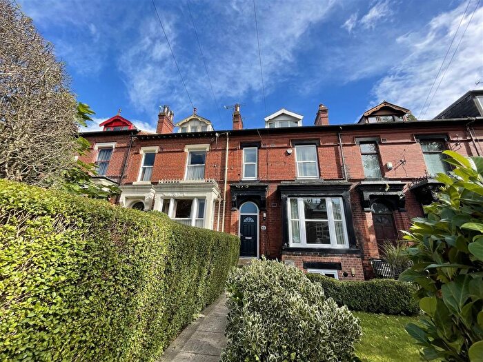 8 Bedroom Terraced House To Rent In Ash Grove, Hyde Park, Leeds, LS6