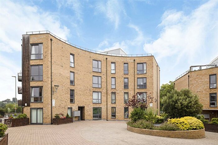2 Bedroom Flat For Sale In Elder Court, Mead Lane, Hertford, SG13