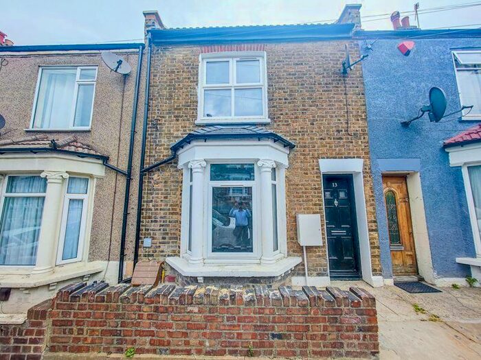 4 Bedroom Terraced House To Rent In Majendie Road, Plumstead, London, SE18