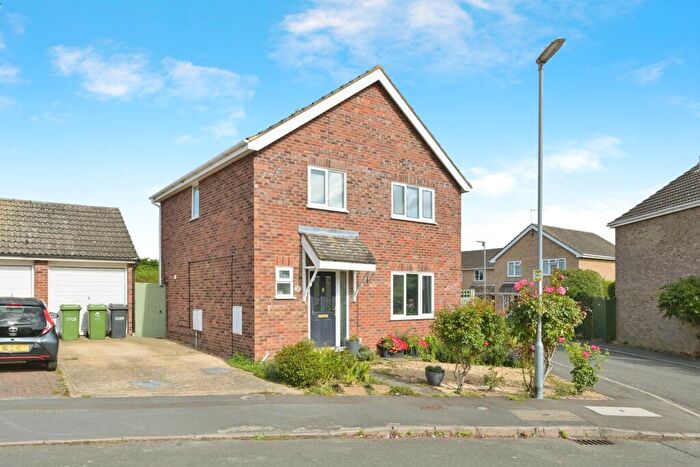 4 Bedroom Detached House For Sale In The Briars, Huntingdon, PE28