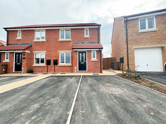 3 Bedroom Property To Rent In Camplin Chase, Beverley, HU17