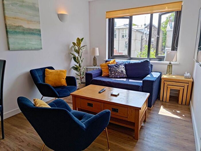 1 Bedroom Flat To Rent In Richmond Court, St Peters Street, Roath, CF24