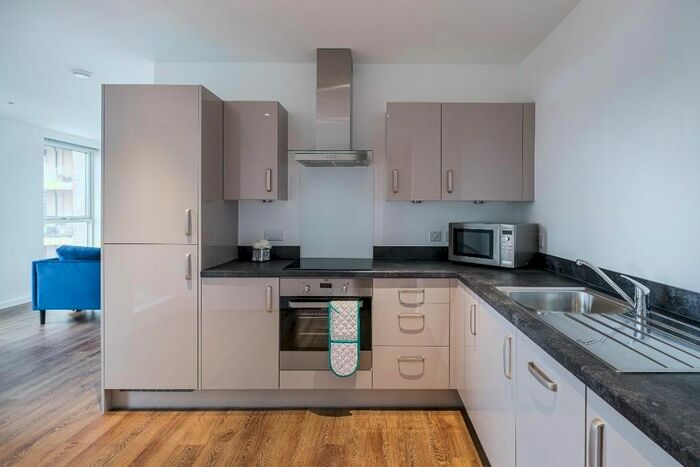 1 Bedroom Flat To Rent In Silvertown Way, London, E16