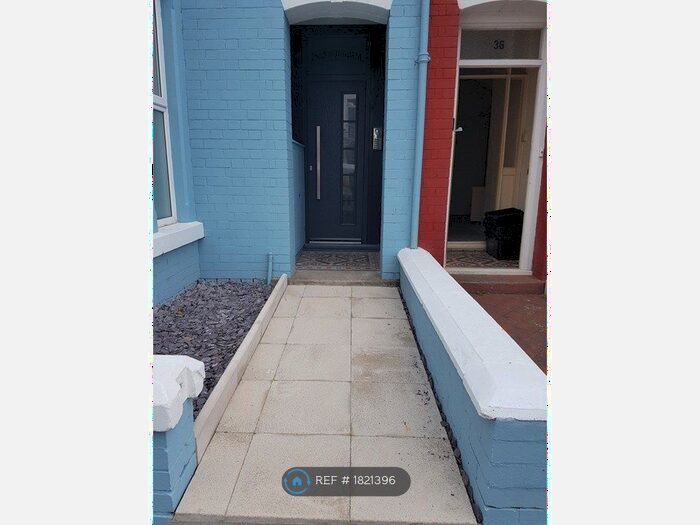 1 Bedroom Flat To Rent In Mary Street, Porthcawl, CF36