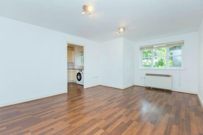 2 Bedroom Flat To Rent In Harberton Road, London, N19