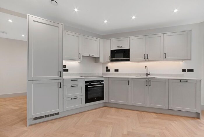 1 Bedroom Flat To Rent In Clifton Mansions, Park Avenue, London, NW2