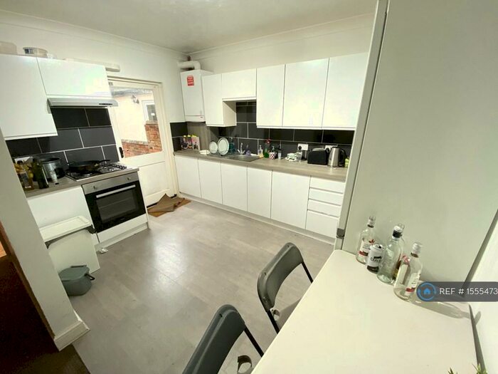 3 Bedroom Terraced House To Rent In Blenheim Road, Reading, RG1