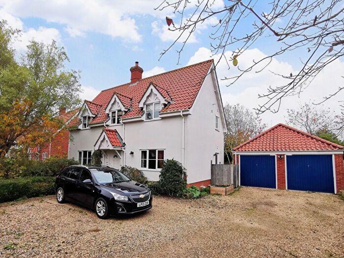 4 Bedroom Detached House For Sale In Whyte Horse Meadow, St. James South Elmham, IP19