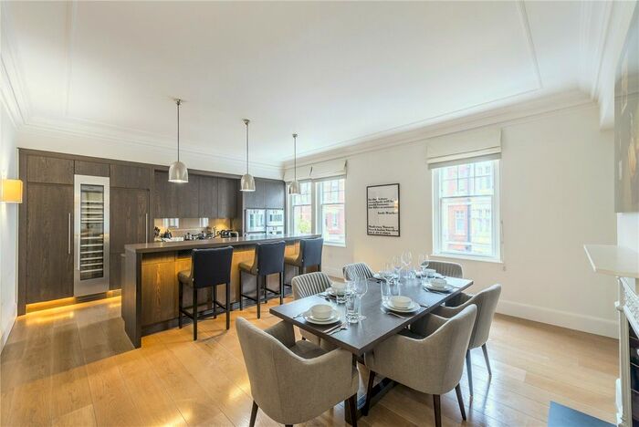 3 Bedroom Flat To Rent In Duke Street, London, W1K