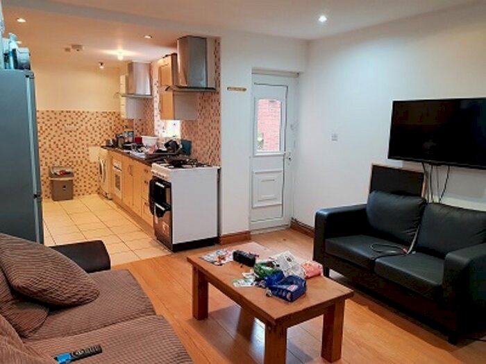 8 Bedroom Terraced House To Rent In Alton Road, Selly Oak, B29