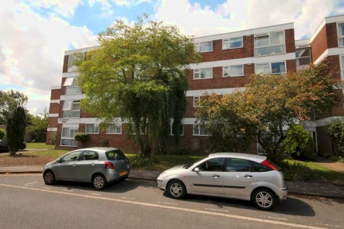 2 Bedroom Flat To Rent In Gordon Road, Ealing, London, W13