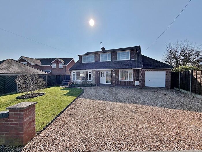 4 Bedroom Detached House For Sale In Maddoxford Lane, Botley, SO32