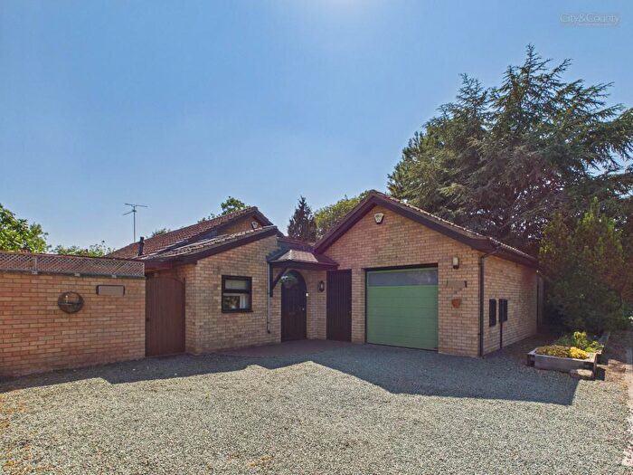 2 Bedroom Detached Bungalow For Sale In The Stackyard, Orton Waterville, Peterborough, PE2