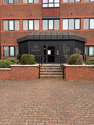 1 Bedroom Flat To Rent In Bath Road, Slough, SL1