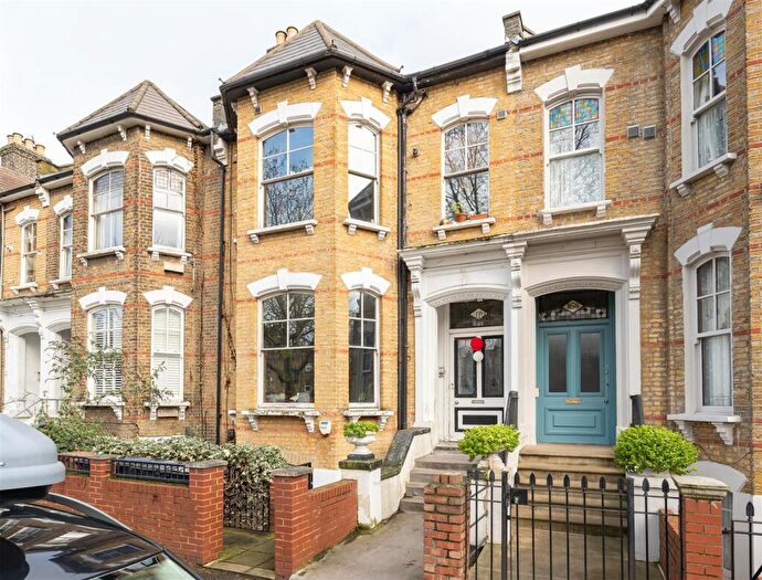 2 Bedroom Flat For Sale In Lower Clapton Road, Hackney, E5