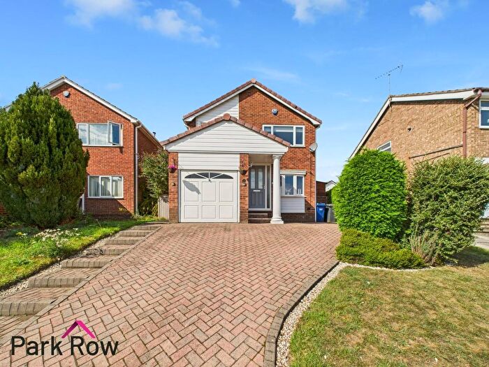3 Bedroom Detached House For Sale In Tomlinson Way, Sherburn In Elmet, Leeds, LS25