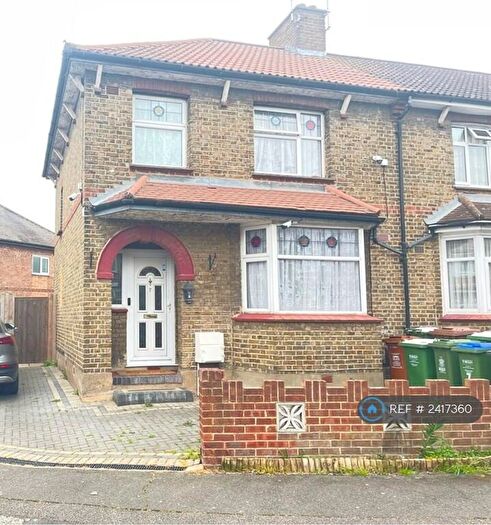 3 Bedroom End Of Terrace House To Rent In Lydia Road, Erith, DA8