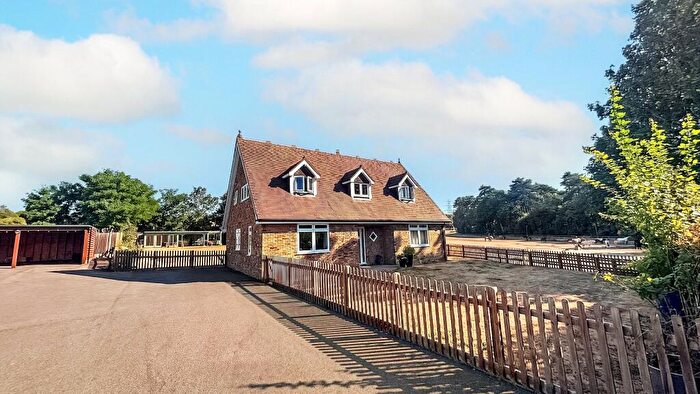 4 Bedroom Detached House For Sale In Stable Lane, Bexley Village, DA5