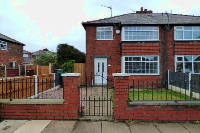 3 Bedroom Property To Rent In Whitefield Road, Bury, BL9